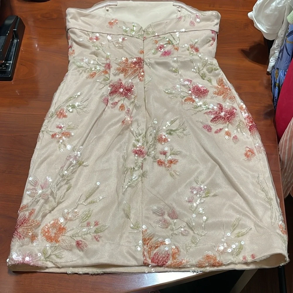 JEWEL BADGLEY MISCHKA Coral Pink Floral Embellished Strapless Dress Size 4 - Picture 2 of 7